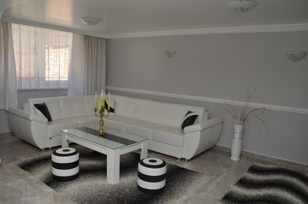 Apartments Royal Menex Pozarevac Exterior photo